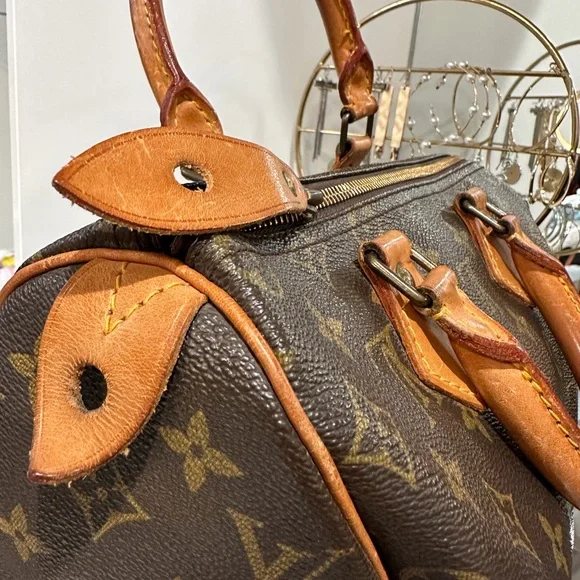Elegant LV Monogram speedy 25 Bag - Picture 3 of 13